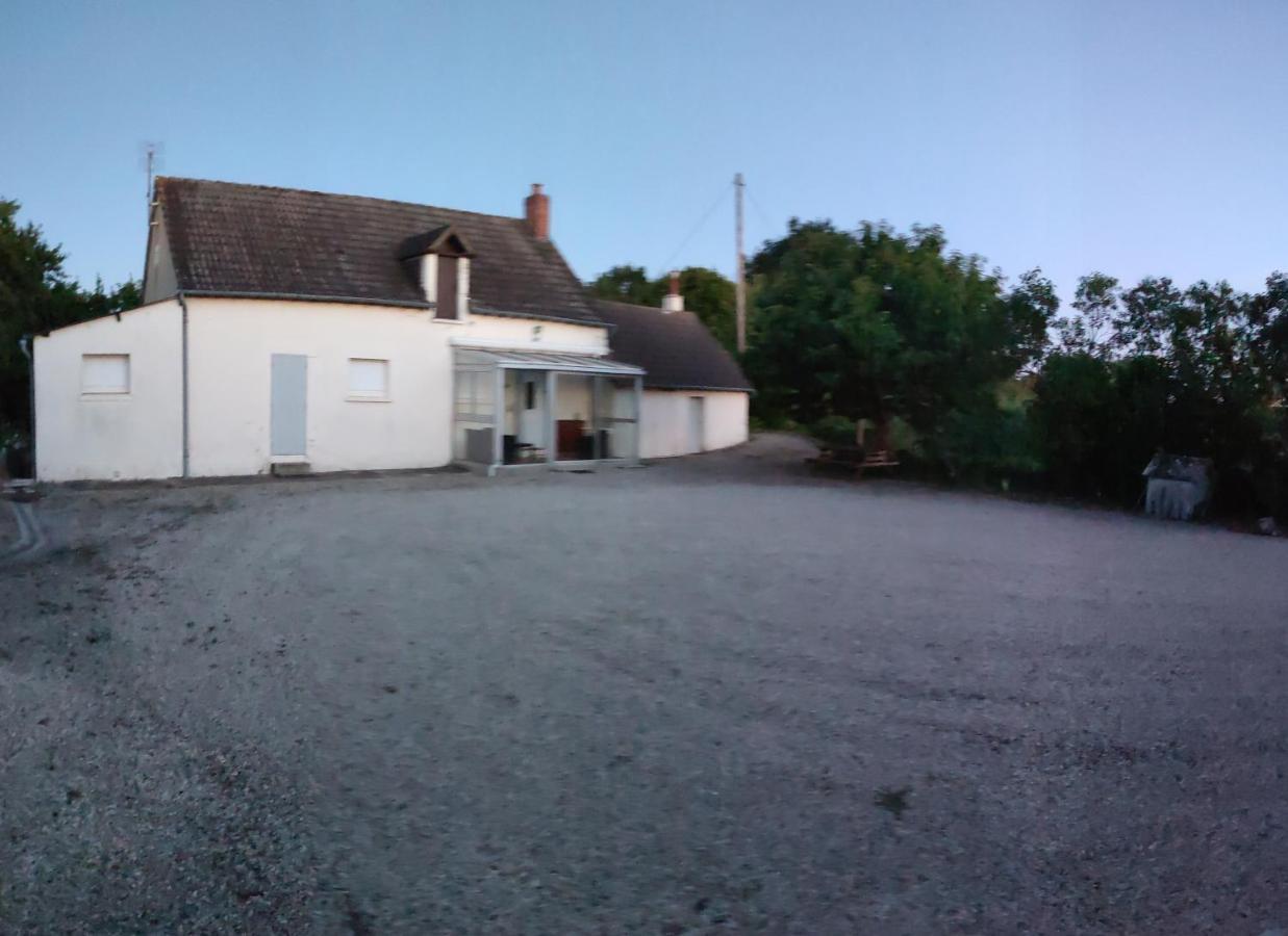 Gite Chez Jeannot Azay-le-Ferron Exterior foto